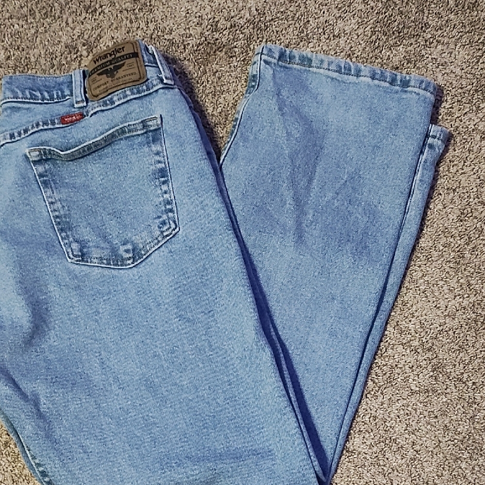 Wrangler Men's Light Blue Bootcut Jeans